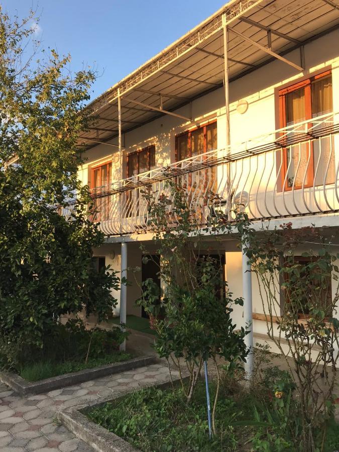 Guest House Nona Kutaisi Exterior photo