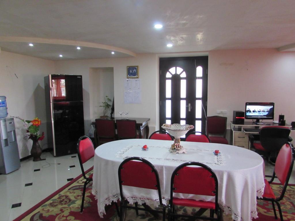 Guest House Nona Kutaisi Exterior photo